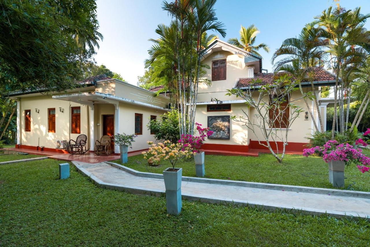 Chandra Villa Ayurveda Resort Bentota Exterior photo